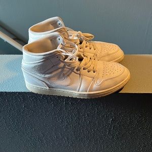 Nike Jordan’s size 9 men’s shoe